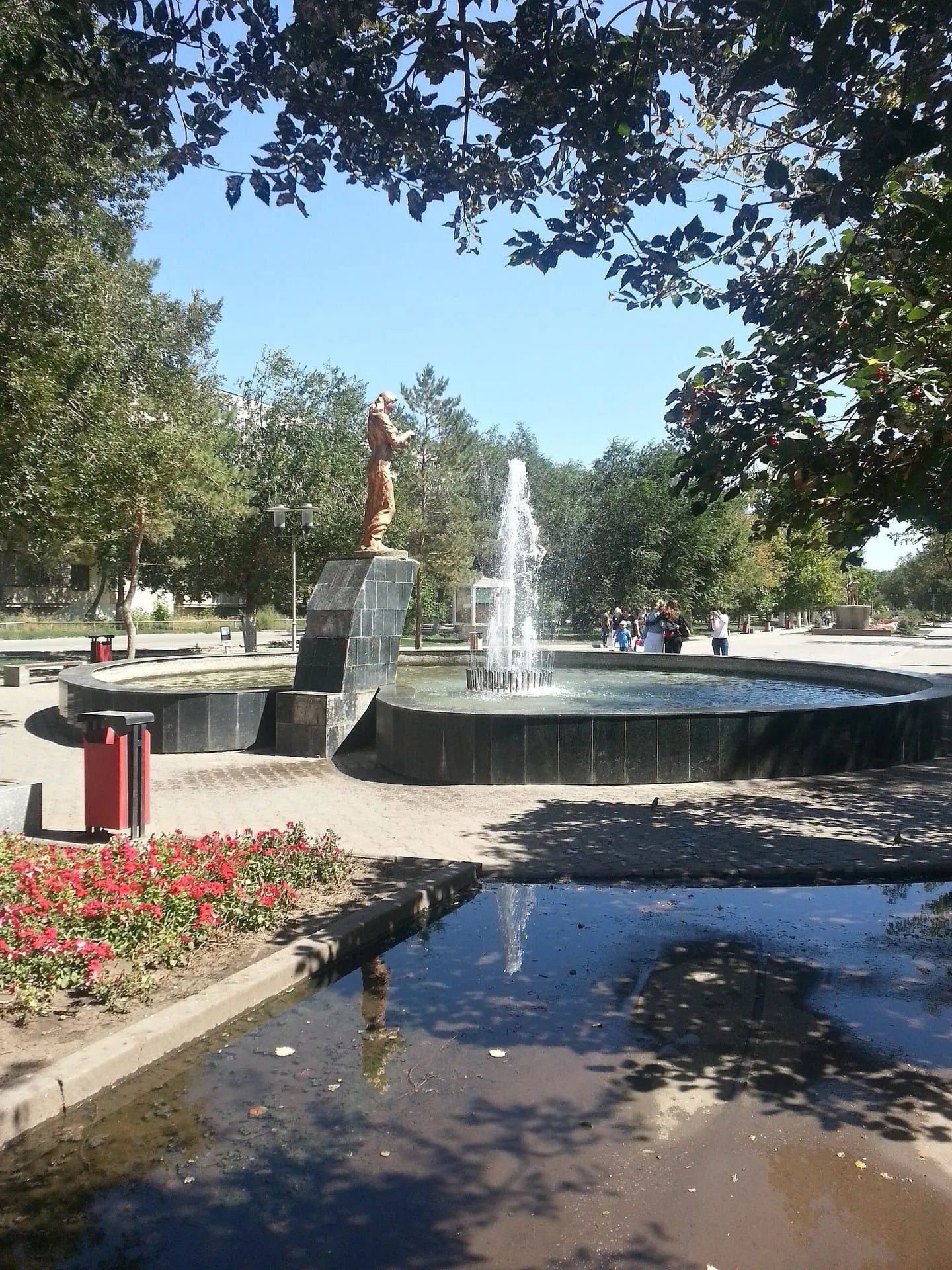 Аллея влюблённых