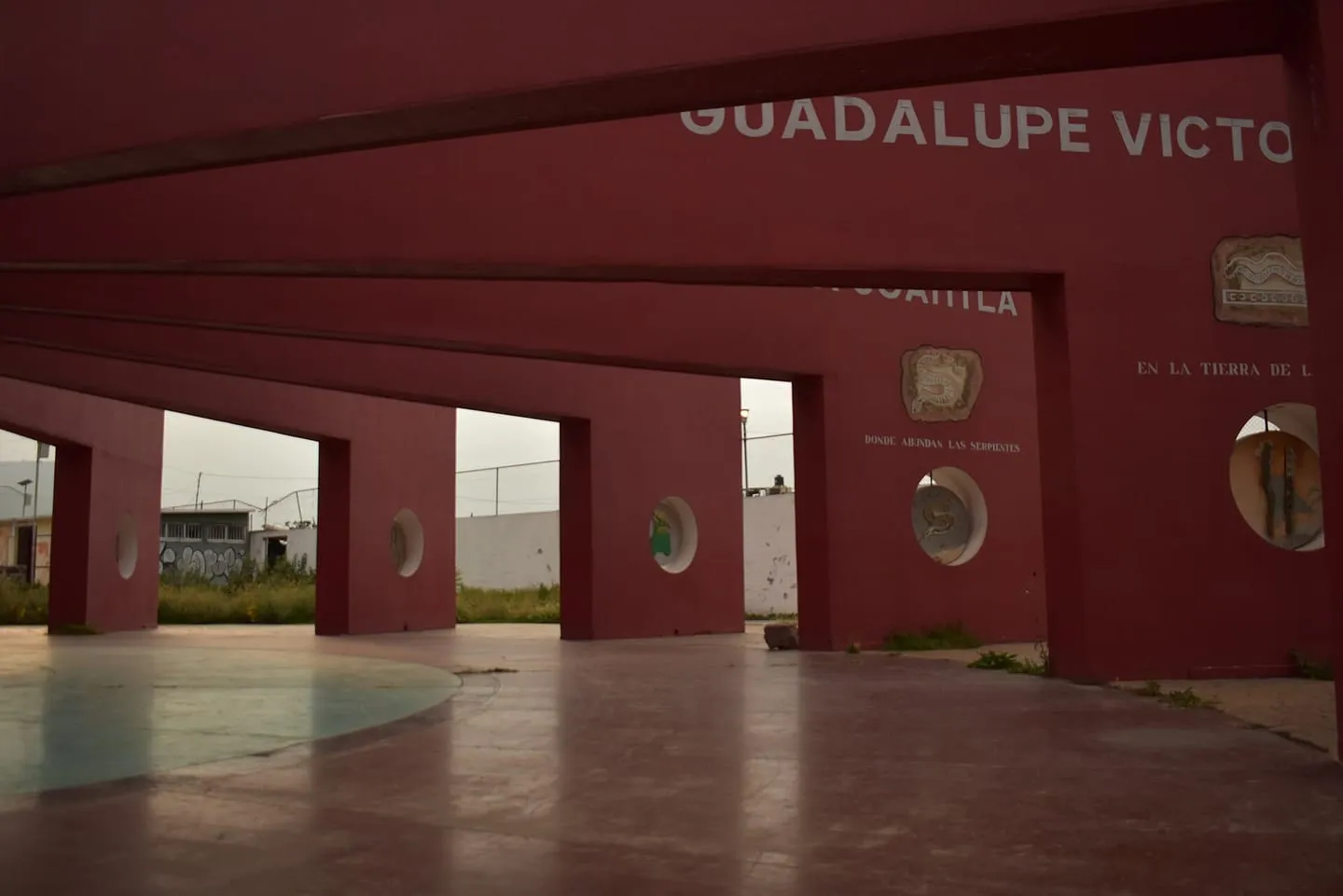 Plaza de los 9 Pueblos y centro urbano