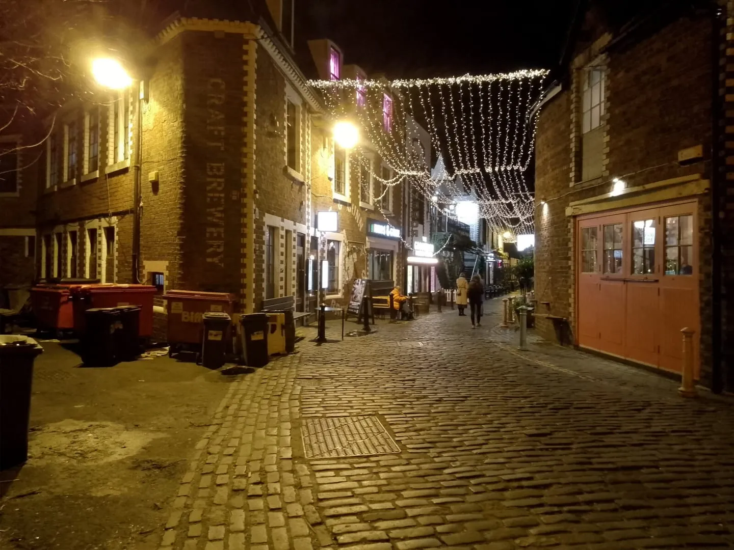 Ashton Lane and Byres Road in the West End