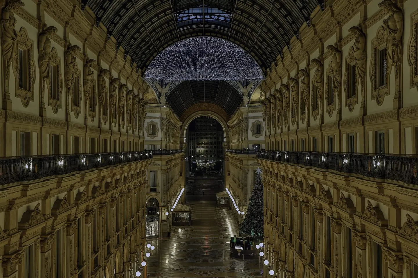 Duomo rooftops and Galleria walk