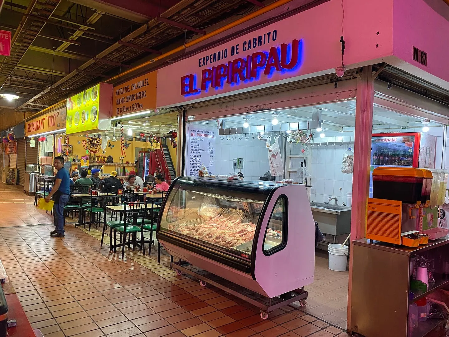 Mercado Juárez y cabrito
